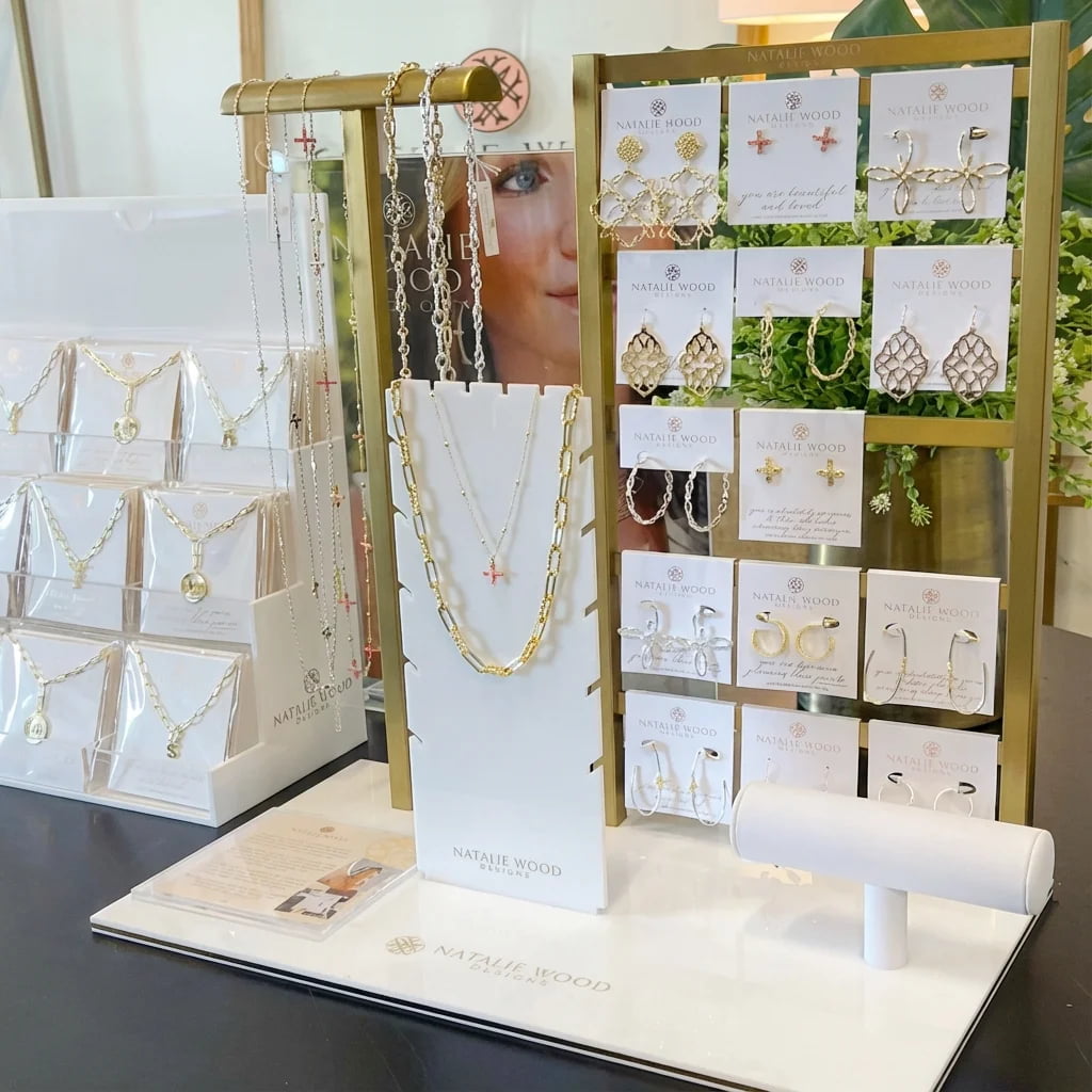 custom logo luxury jewelry displays