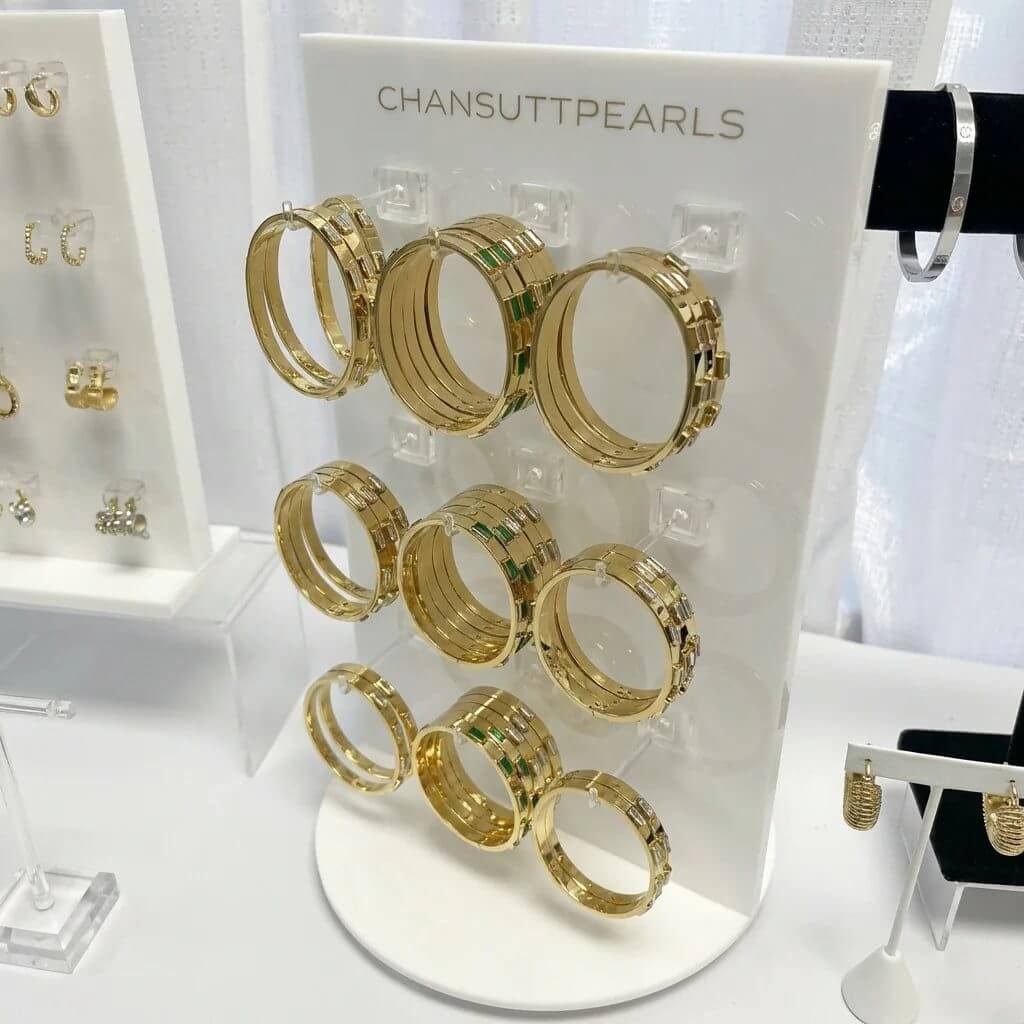 rotating bracelet display (2)